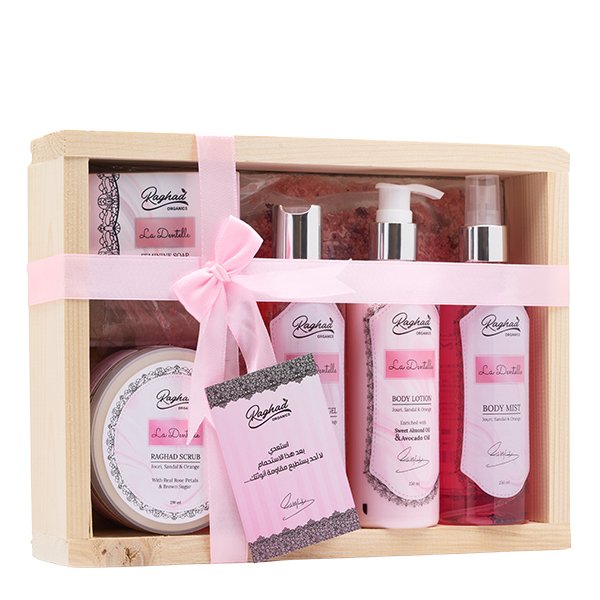 Raghad Organics La Dentelle Bath Packageرغد أورجانيكس لا دنتيل بكج الاستحمام